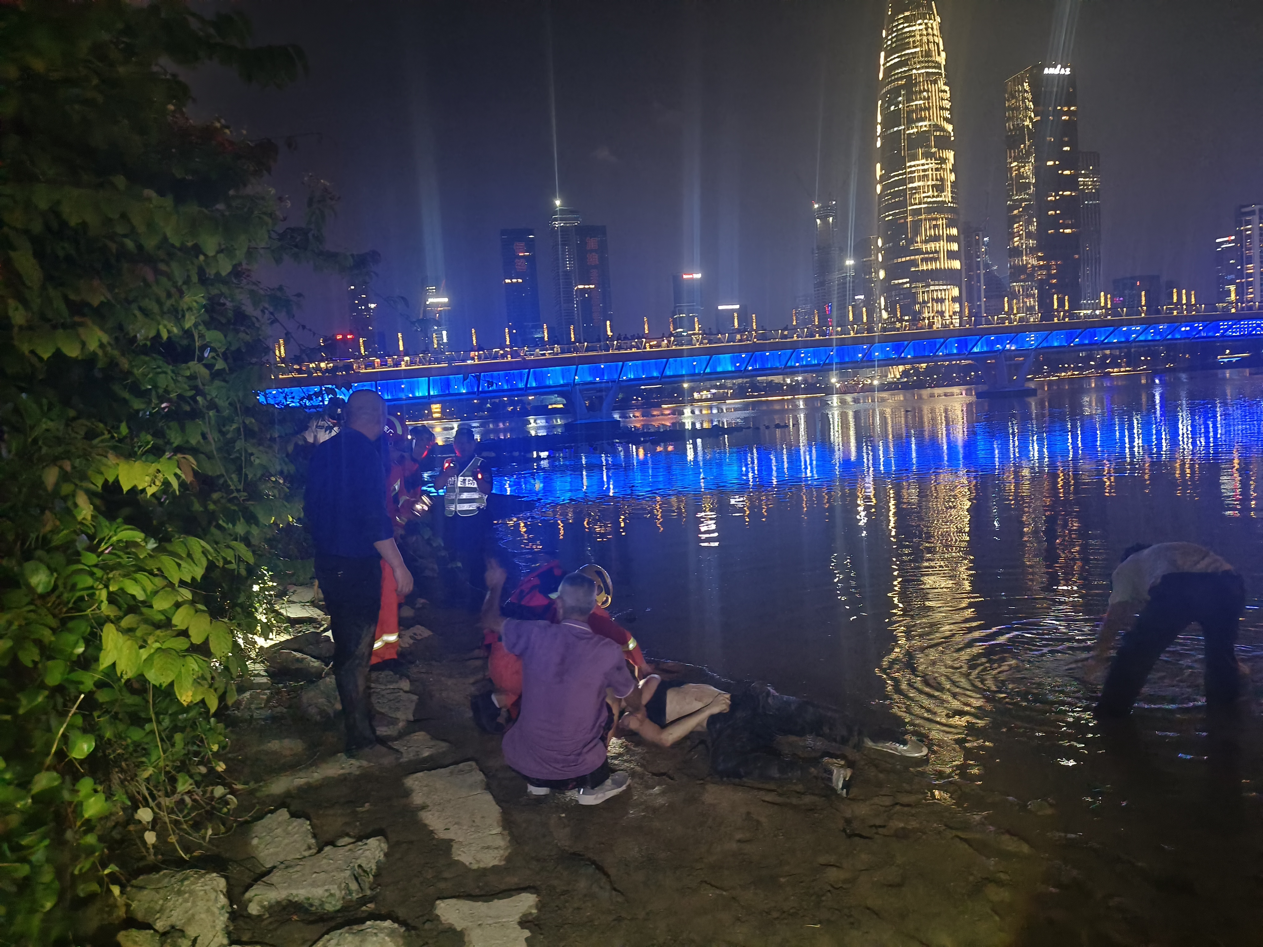 （重复，请驳回）英勇救援！滨海公园支部书记工作室应急培训显成效