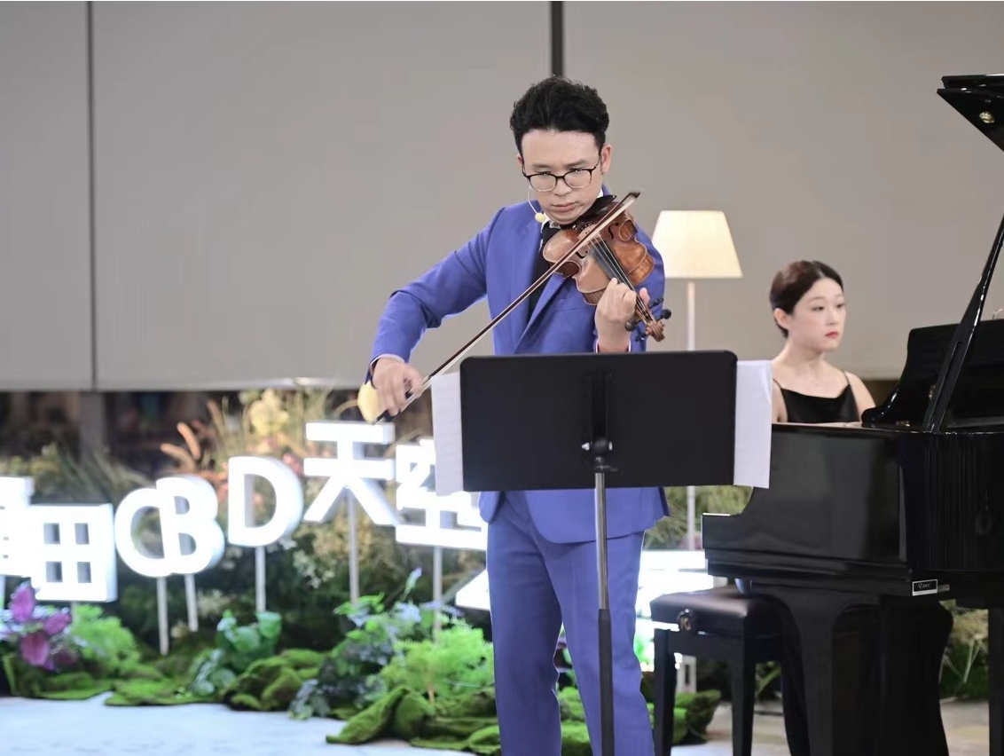 “福田CBD天空艺术季”携手大湾区古典音乐斜杠青年凌显祐：音乐演绎多面人生