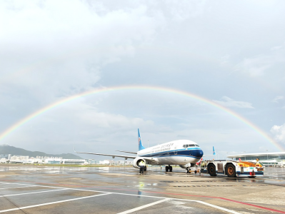 迎接好彩八月！深圳机场风雨过后出现“双彩虹”