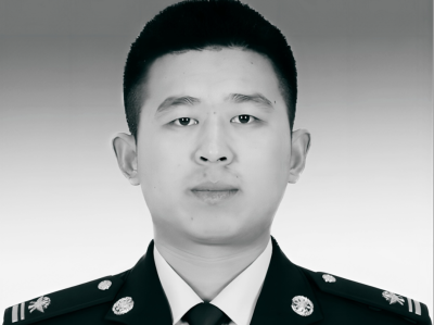 北京消防员冯振在抢险救灾中壮烈牺牲，年仅30岁