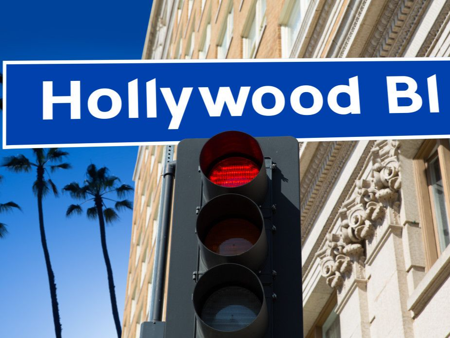好莱坞罢工编剧将与影视公司举行三个月来的首次谈判
