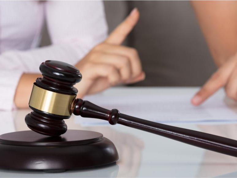 媒体:297个微博账号因诋毁英烈等被处置,为谁敲响警钟?