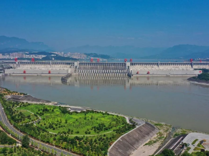 世界最大清洁能源走廊单日发电量达14亿千瓦时