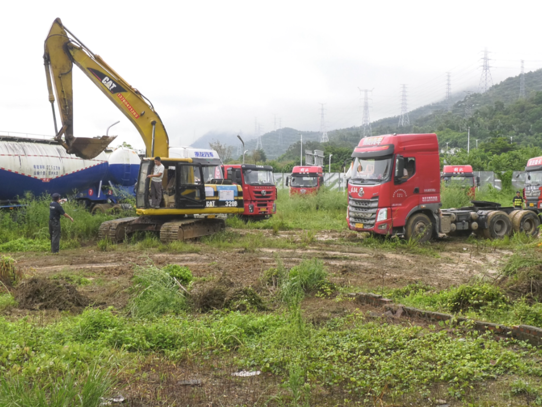 护航高质量发展，碧岭街道清理国有土地万余平方米