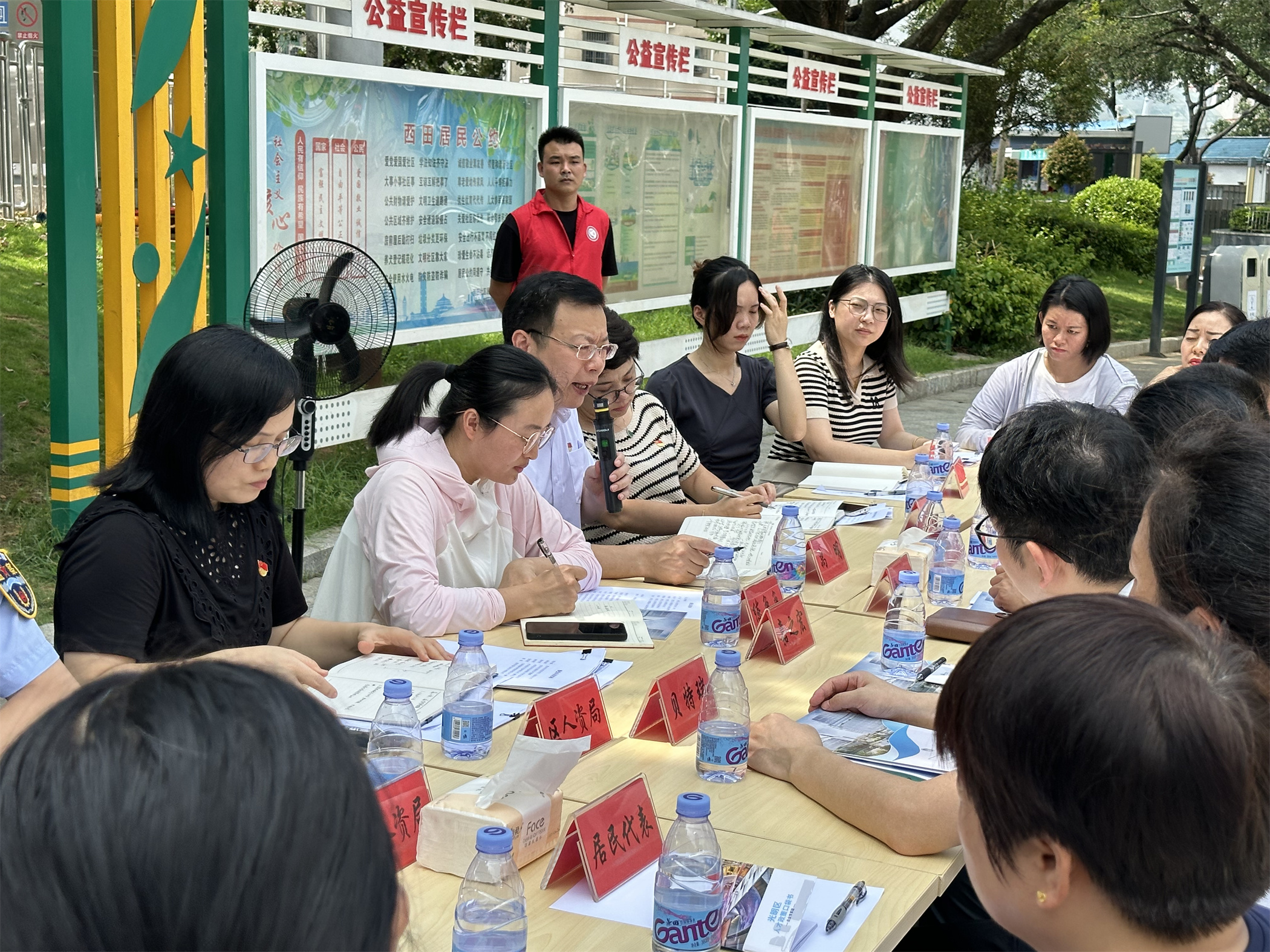 公明街道召开红棉居民议事会，助力企业招才引智