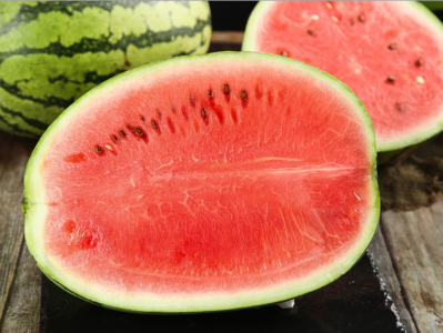 吃一口隔夜西瓜导致全家住院，切开的水果应该怎么保存？