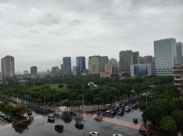 汕头市提升防台风Ⅱ级应急响应，汕头火车站停运部分动车