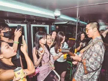 城市浪漫夜游 文旅消费新品  深圳首趟“电音巴士”上线