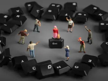 匿名人身攻击、恶意P图引战，“网络厕所”该怎么治？