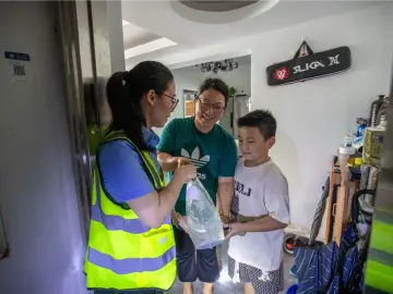 深圳环水集团为罗湖部分小区送水上门