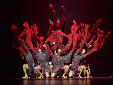 第十三届中国舞蹈“荷花奖”当代舞、现代舞评奖在深圳开幕