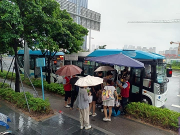 直击！今晨早高峰，深圳地铁公交有序保障市民上班