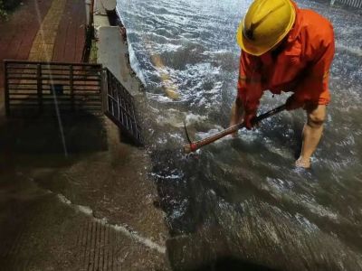 深圳：暴雨预警信号生效期间不停止施工最高罚30万