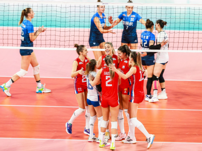 塞尔维亚国家女排出战，2023深圳龙华女排邀请赛开赛