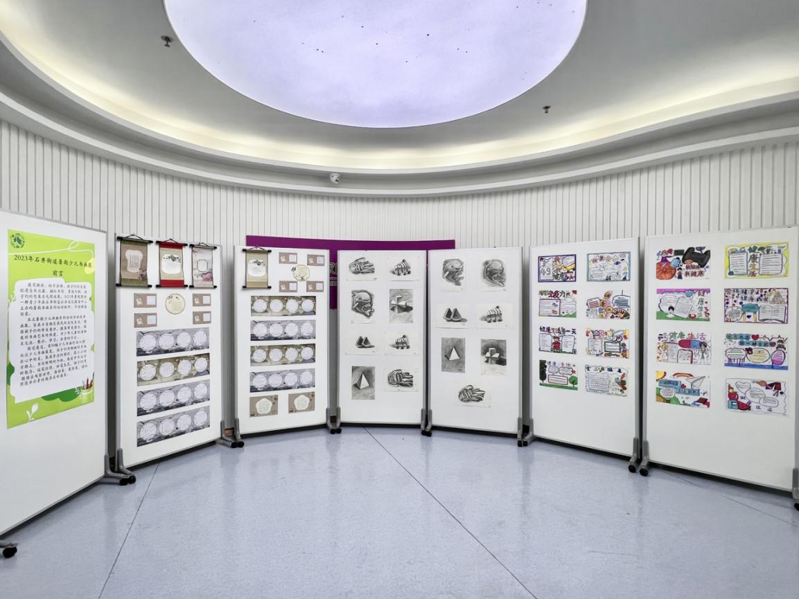 石井街道举办暑期班少儿书画成果展
