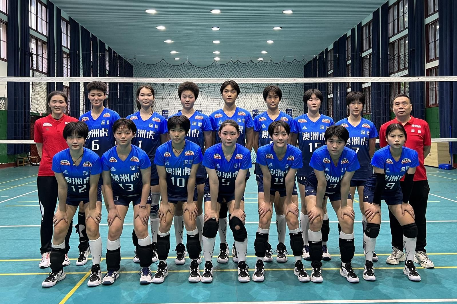 “一起向未来”！深圳中塞女排青年队首次出征全国青年排球精英赛