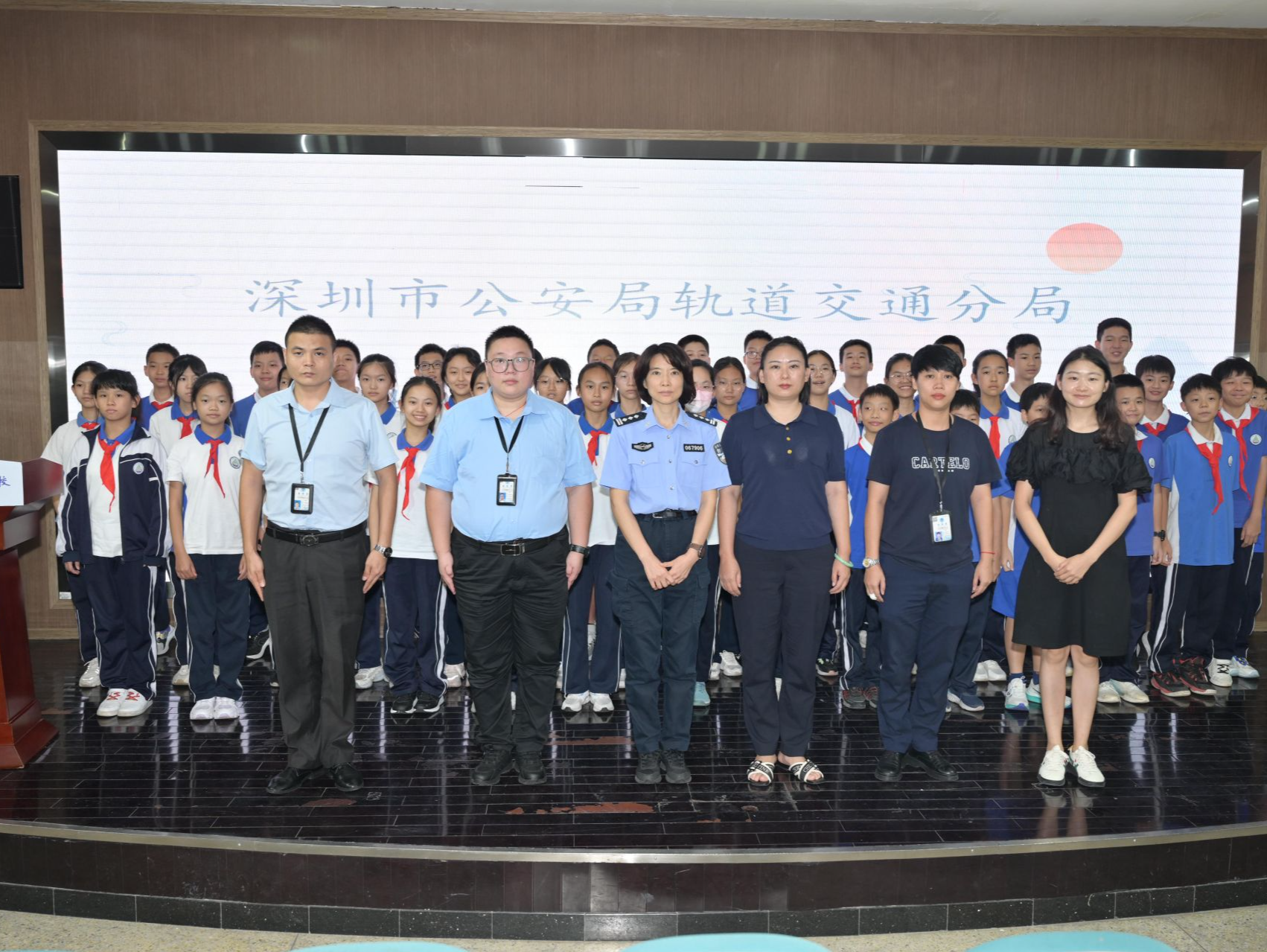 “警校企”联动，推动地铁出行“安检知识进校园”