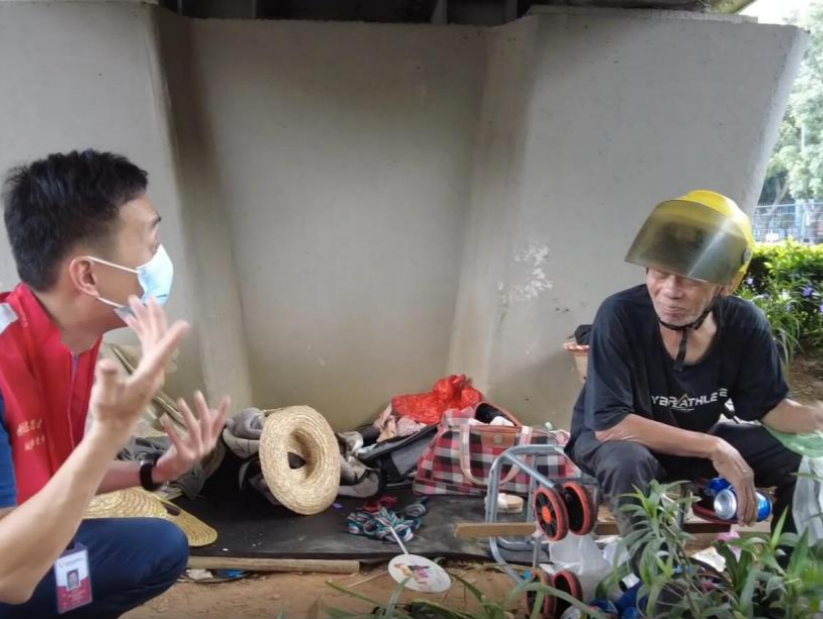 抗击“苏拉”｜横岗街道安全转移拾荒人员