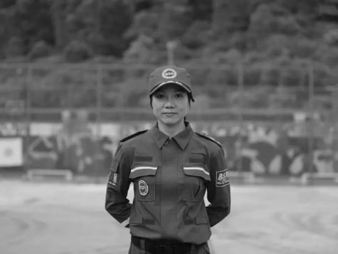 （暂不发布）中国烈士纪念日：深圳市两名龙岗籍烈士遗属代表获授《烈士光荣证》