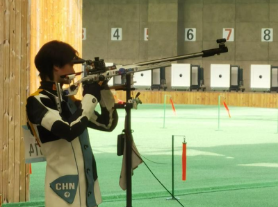 中国队获得女子50米步枪三姿团体赛金牌