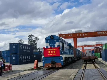 “湾区号”深圳至新疆喀什班列常态化开行