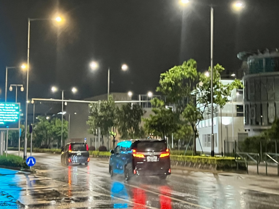 苏拉已逐渐远离香港澳门，澳门改发八号东南风球