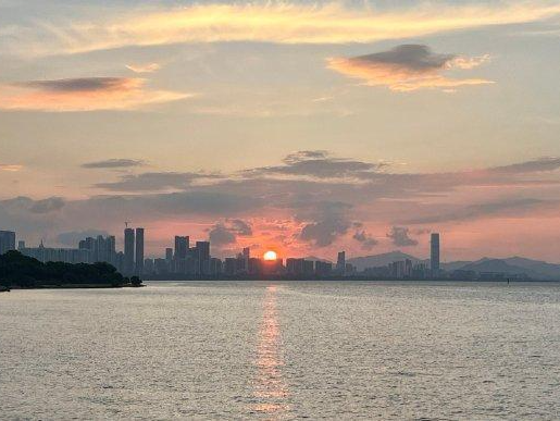 今天依然体感闷热！深圳长假天气总体平稳，无台风直接影响和大范围强对流、暴雨
