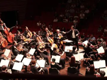 “老师 您好！” 深圳市2023教师节公益交响音乐会精彩上演