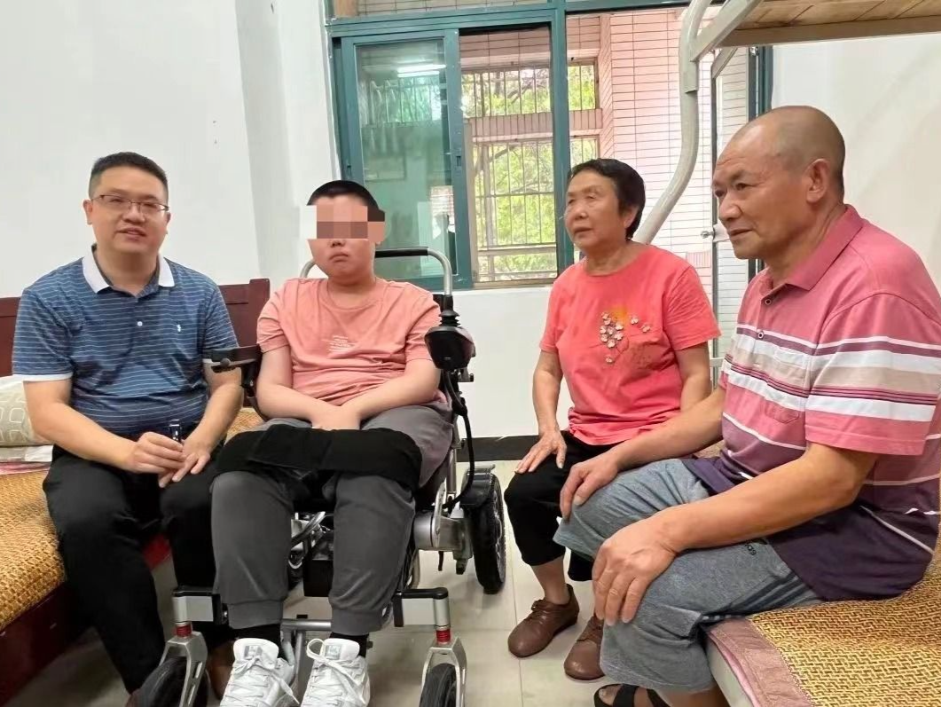 罕见病患者634分考上华工，学校特地为他做了这些暖心事……