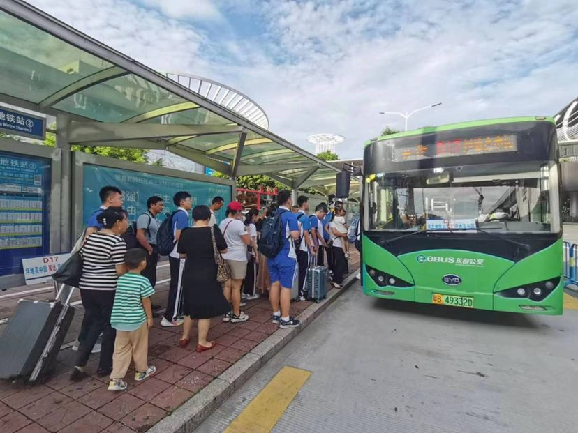 深圳多条公交线路“上新”！“开学季”全市超50条高峰专线保障通学