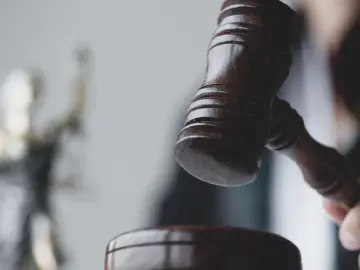 员工立下“业绩军令状”未达标被开除，这合法吗？