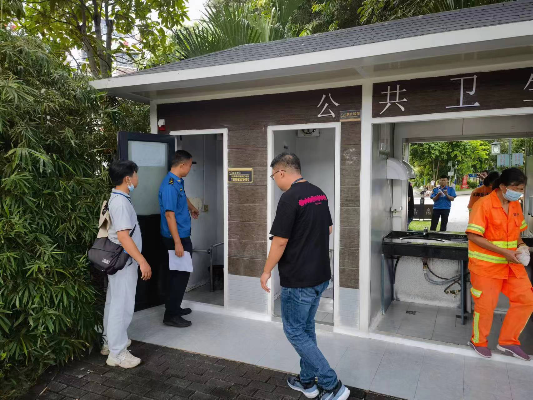 玉塘街道开展农贸市场周边公厕联合执法行动