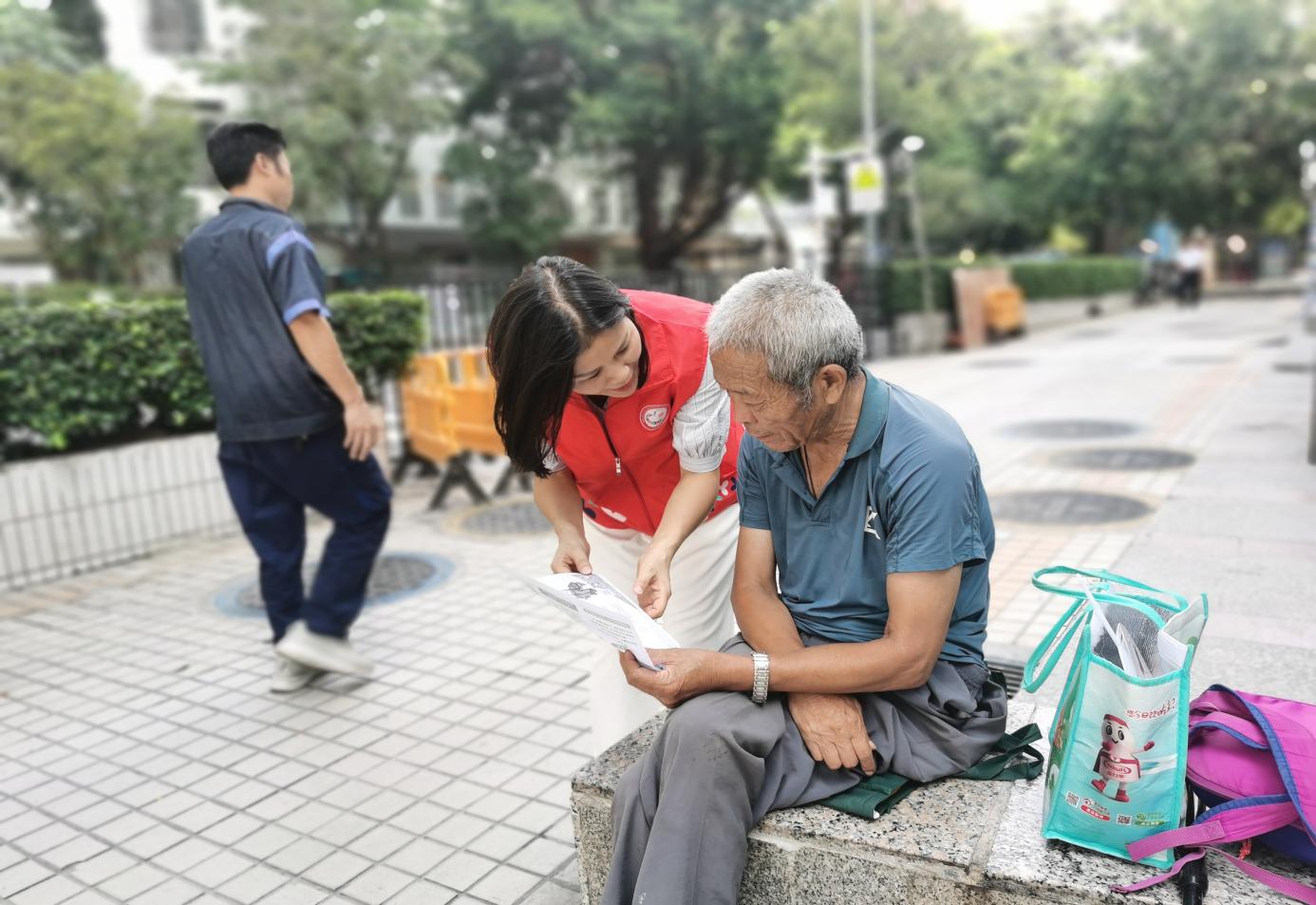 长城社区开展“阿尔茨海默病”宣传及义诊活动