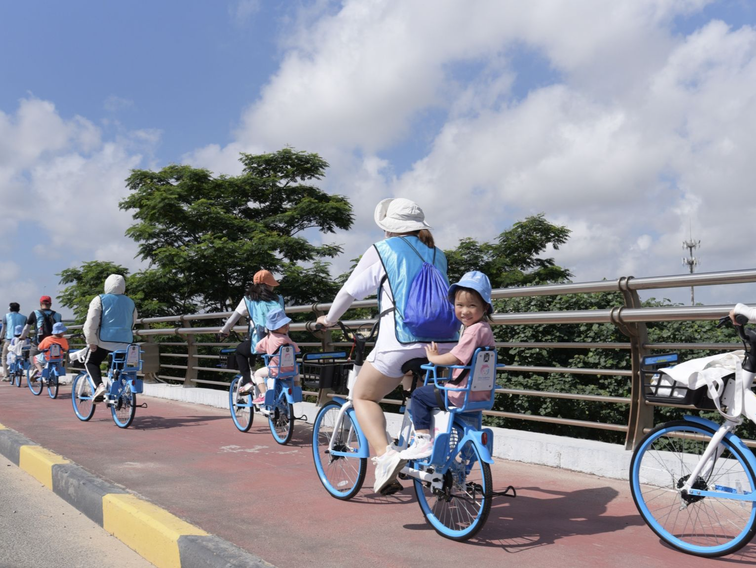 消费市场升温 哈啰假日狂欢节助推市场活力释放