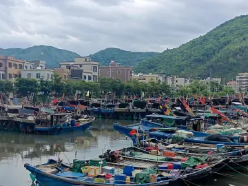 “五停”持续生效，深圳全市动员防御台风“苏拉”