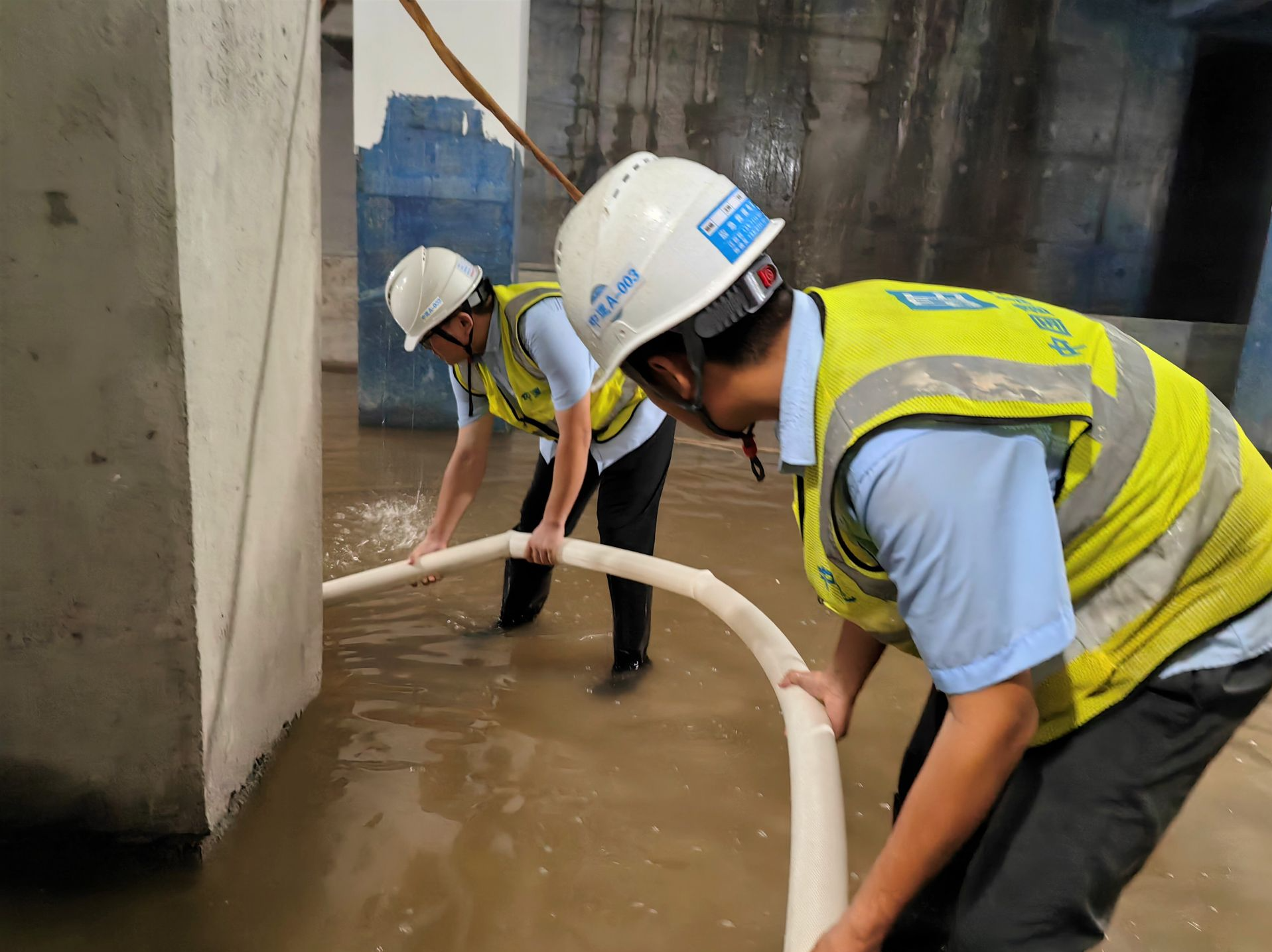 16小时紧急排水2000立方米 深圳全市在建工地全力抗洪确保安全度汛
