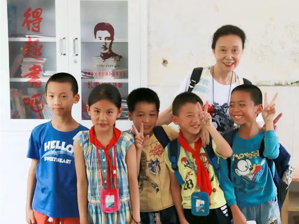 #红动鹏城#爱在开学季，让每个孩子都幸福地上学