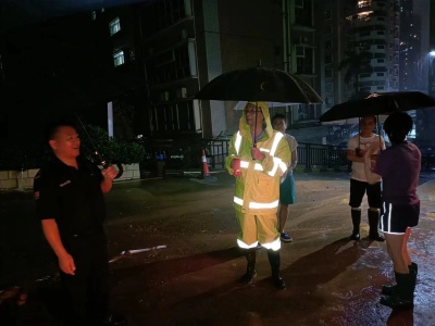 暴雨来临翠竹街道迅速响应，转移安置受灾人员41人、解救被困群众11人