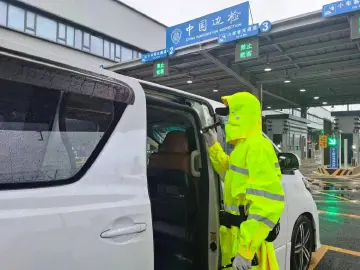 皇岗边检站全力以赴做好台风“苏拉”防御工作 确保市民通关顺畅安全
