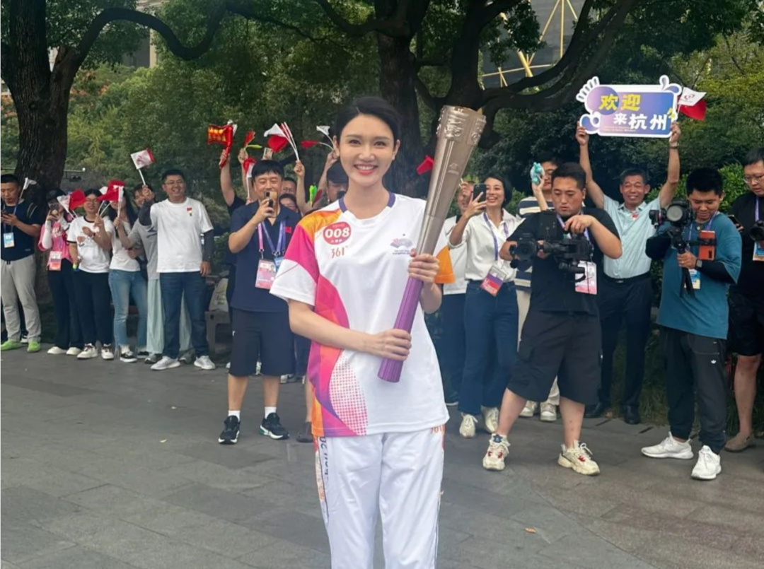 龙洋：亚运火炬手，总台追梦人