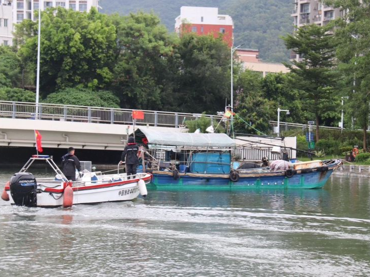 战“苏拉” | 市海洋综合执法支队盐田大队：智慧系统实时监控渔船动态，确保渔船百分百回港、人员百分百上岸
