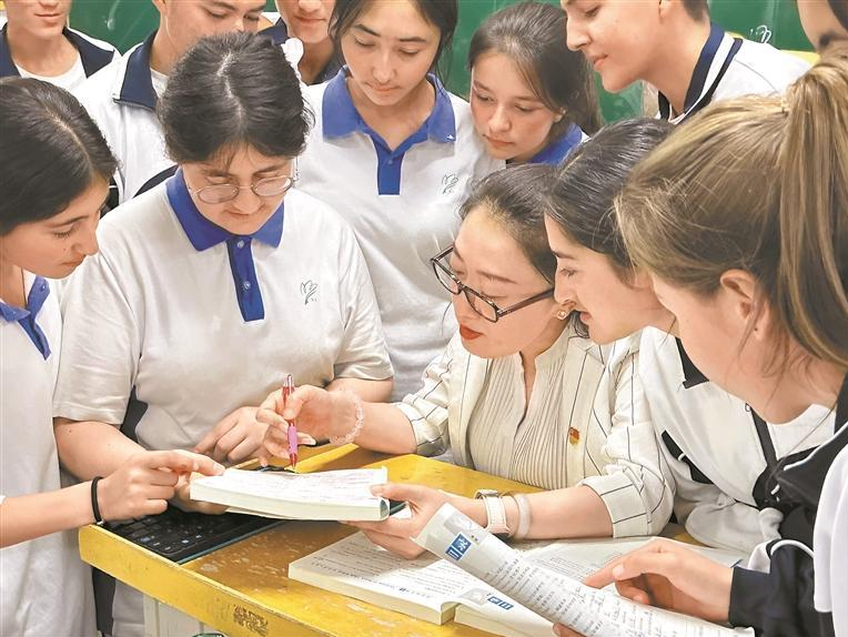 深塔中学：助力塔吉克族孩子，走出大山享受优质教育