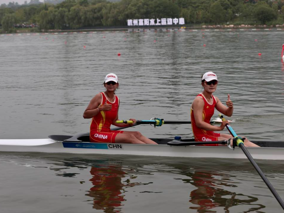 中国队夺得杭州亚运会赛艇女子双人单桨无舵手金牌