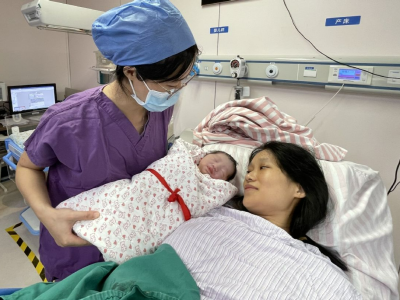 台风夜接临产孕妇入院 珠海一医院接生3名“台风宝宝”