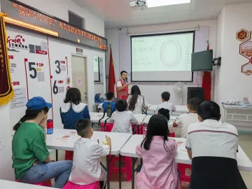 翠竹街道木头龙社区开展青少年口腔保健工作坊