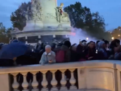 法国街头爆发大规模抗议 警方动用高压水枪 老人妇女遭追赶