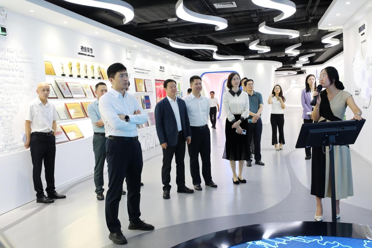 黑龙江省在粤跟岗锻炼干部到深圳考察交流