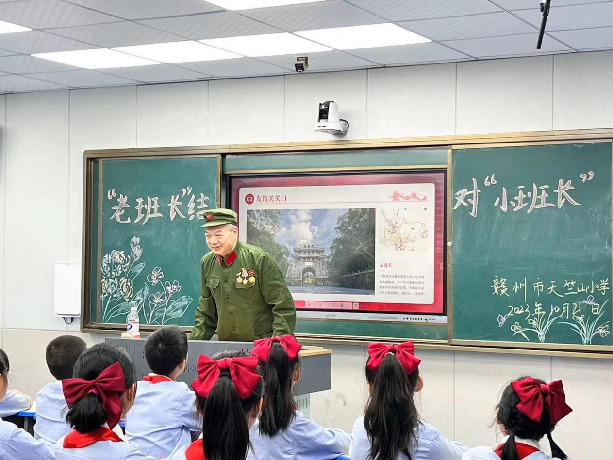 赣州章贡区：红色文化走进百年校园