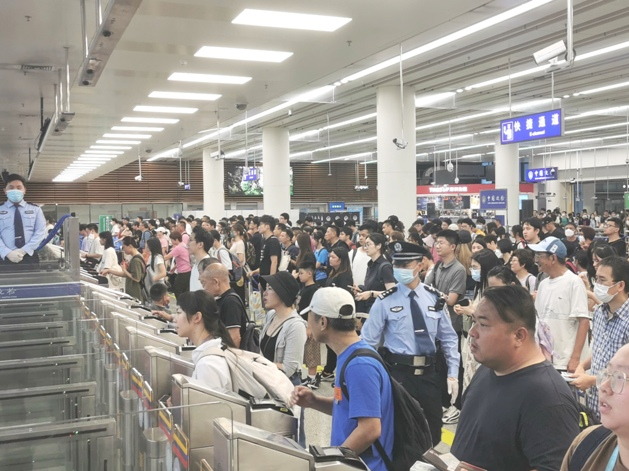 皇岗、福田口岸再创单日多项出入境客流量最高纪录