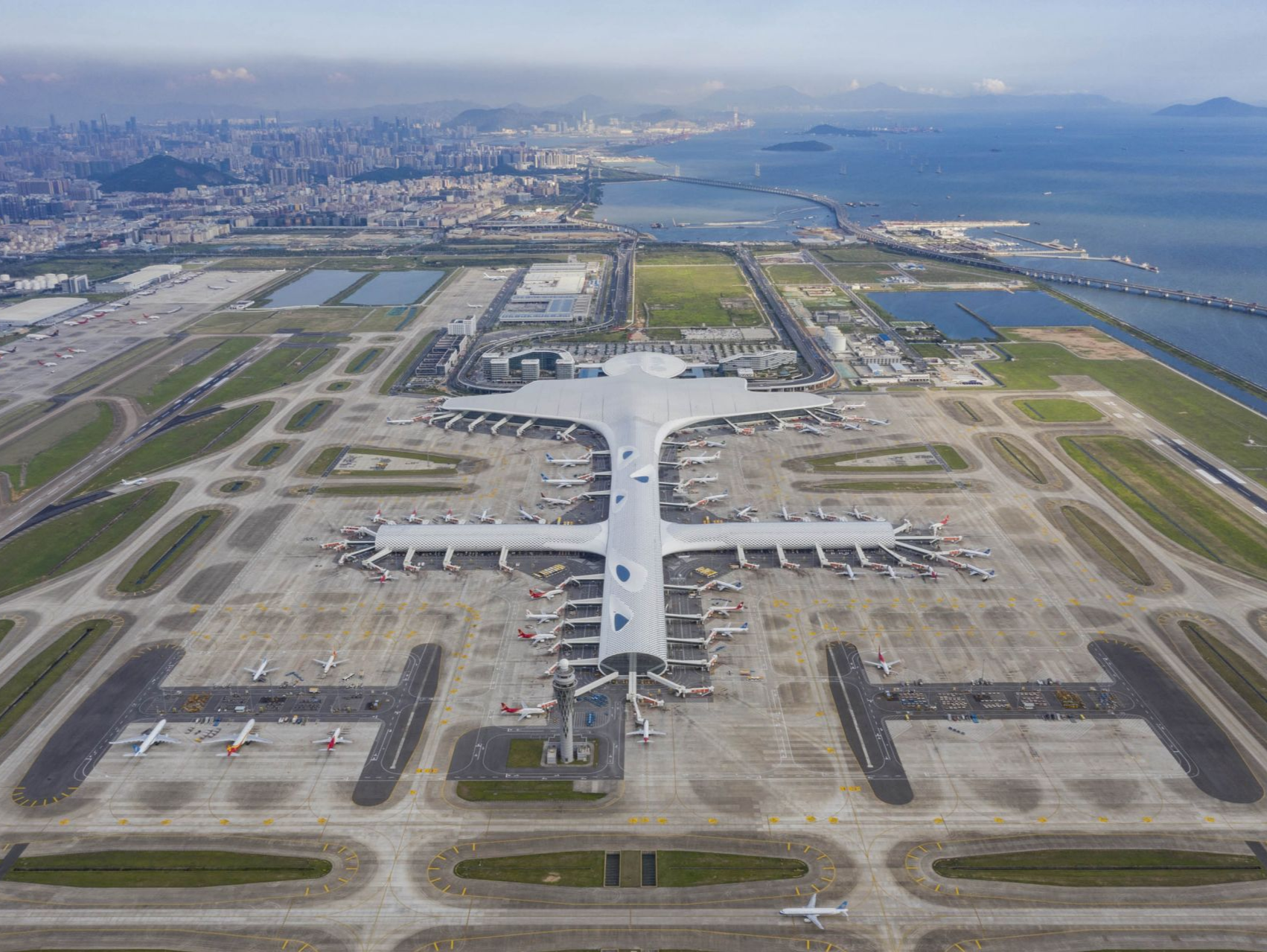 网传深圳宝安国际机场附近发生巨响？官方回应：目前机场正常运行